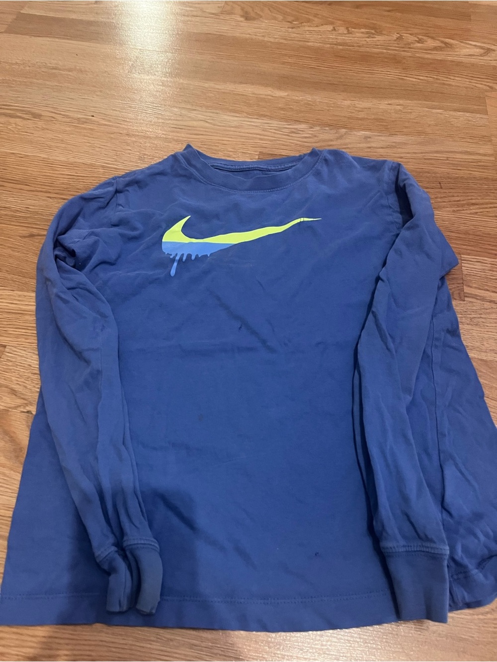 Boys Nike long sleeve medium bundle